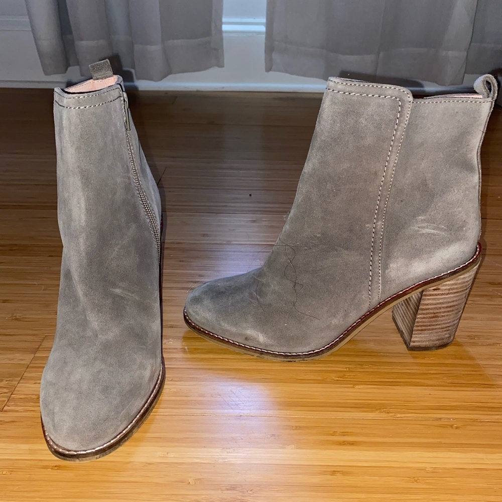 seychelles turbulent boot: size 9: grey suede